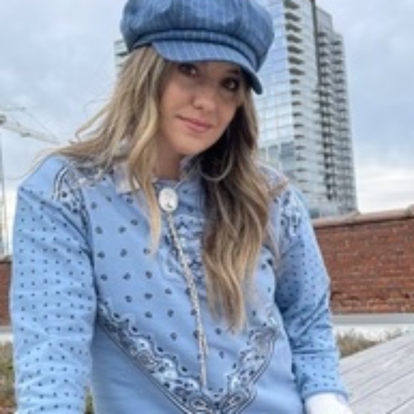 Modcloth Fade Denim Blue Bandana Graphic Sweatshirt Soft Fleece Cotton Crew Neck - Picture 2 of 6